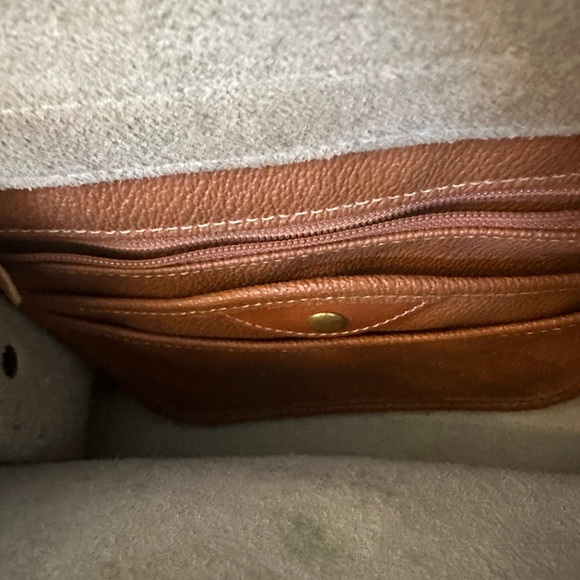 dooney and Bourke vintage shoulder bag, white leather pebbled - Picture 10 of 11